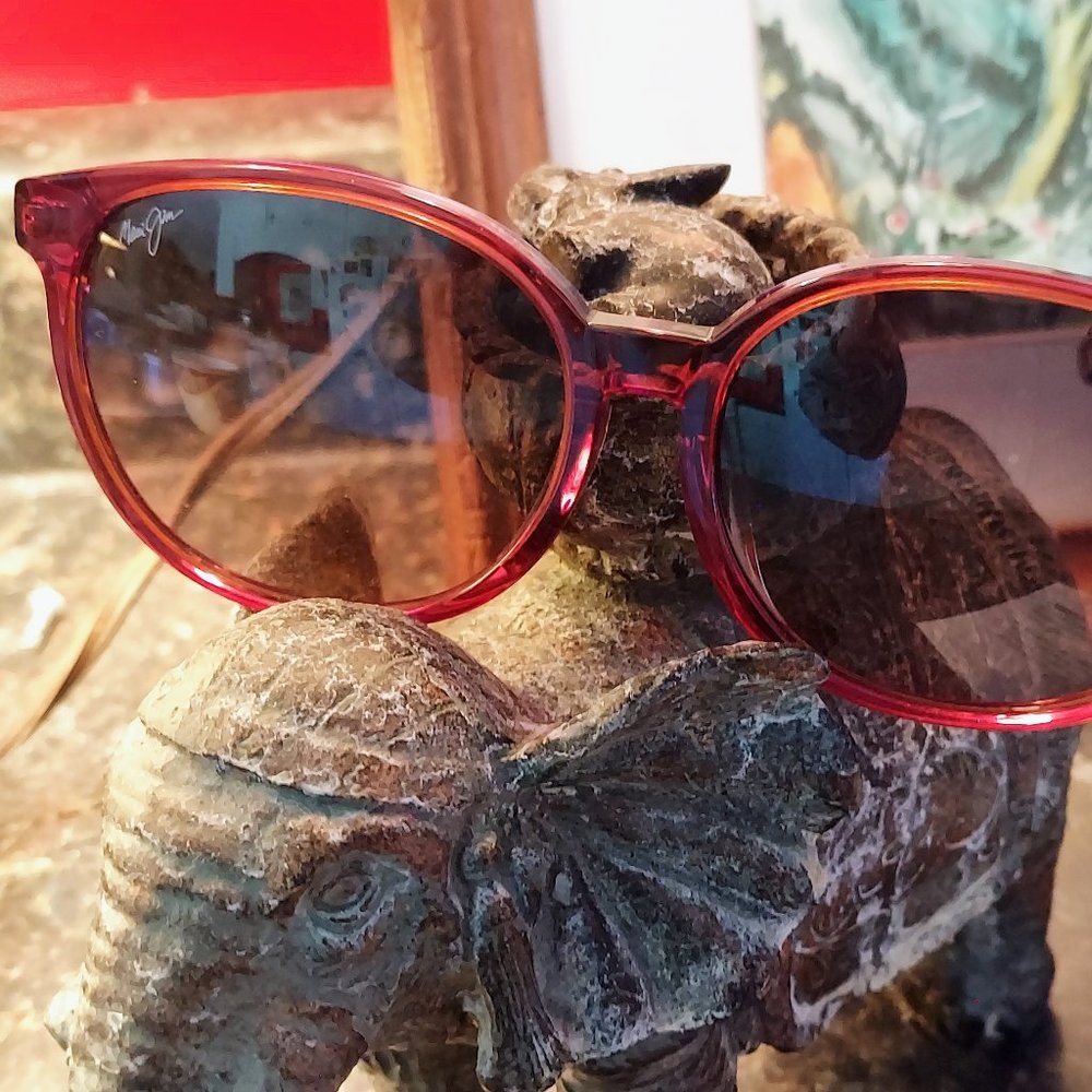 Never worn ~ Maui Jim Water Lily Sunglasses!!